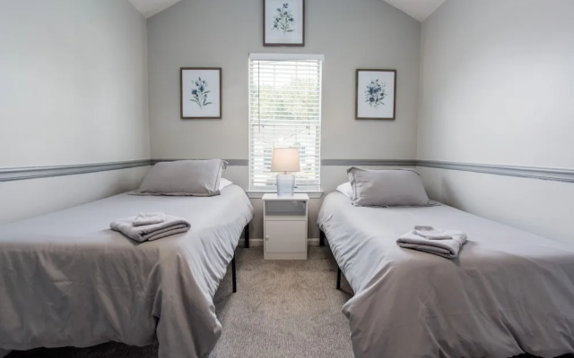 Basketball Court Cozy 3 BR in Decatur
