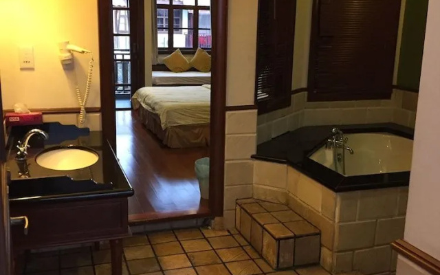 Cmk & Private Water Chalet