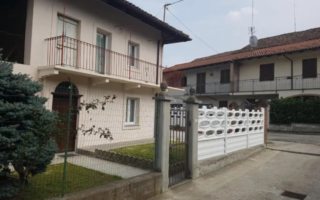 Aleks Friendly House