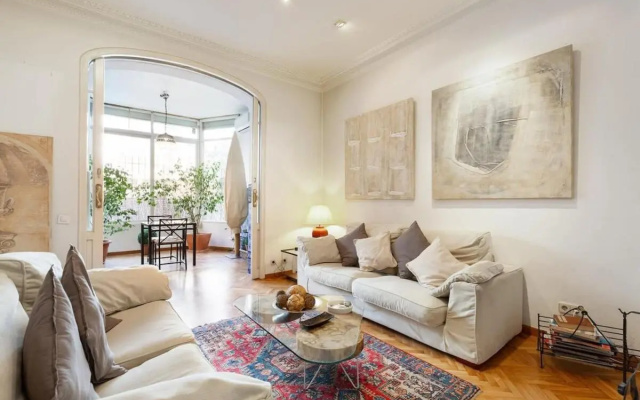 Magnificent and Massive 5 Bedroom Family Apartment and Terrace