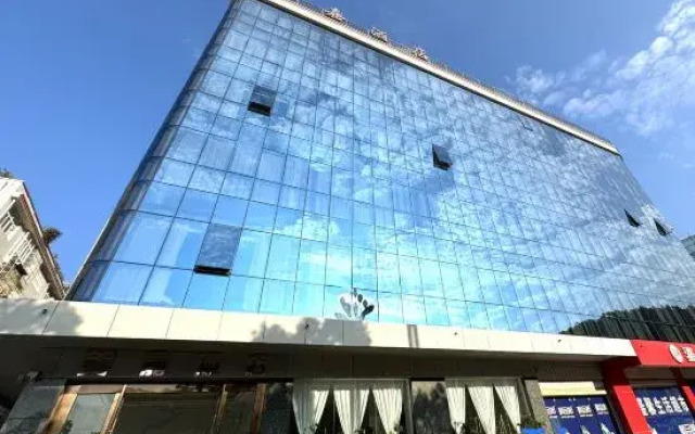 MEGA Hotel
