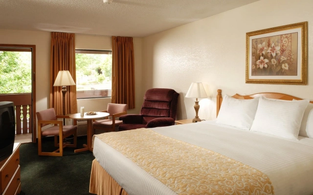 Brookwood Inn