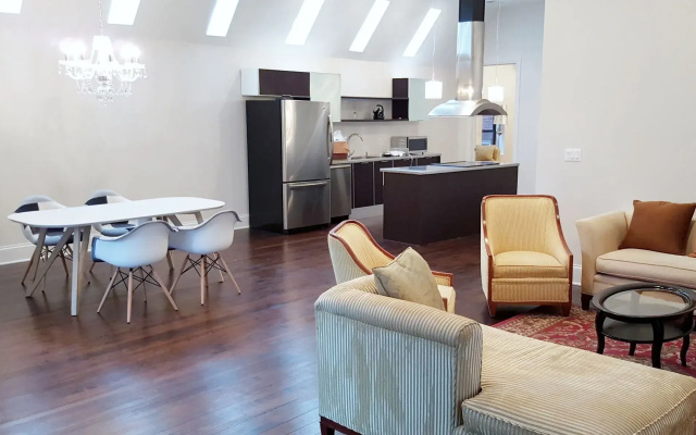 Stan Mansion Suite