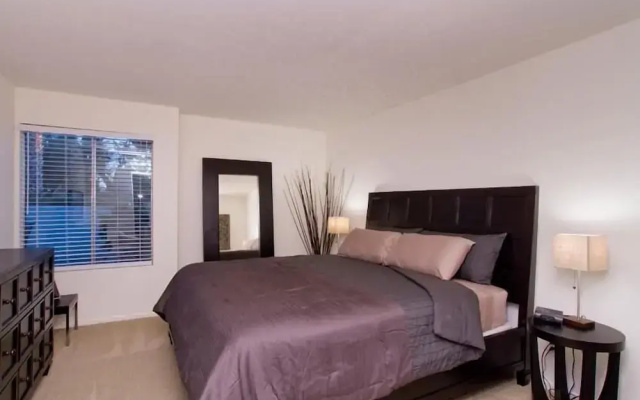 Ultra Chic and Modern By Signature Vacation Rentals