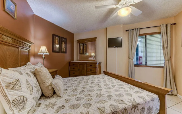 Sunglow Resort 305 by Distinctive Beach Rentals
