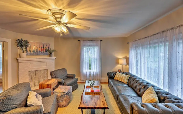 New Bern Home w/ Yard, Grill + Walkable Location