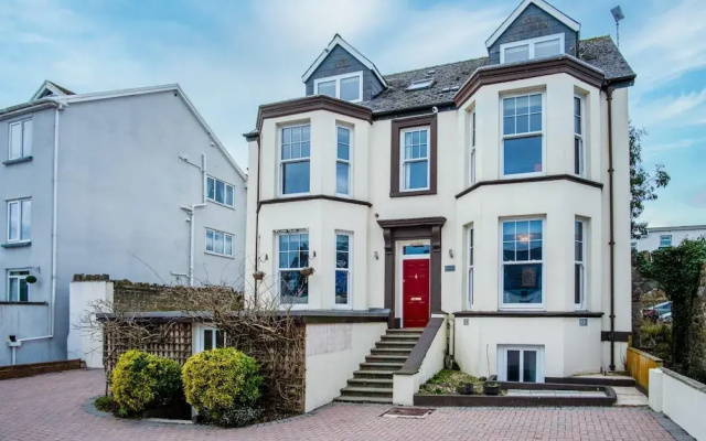 The Lanterns - 9 Bedroom - Sleeps 17 - Saundersfoot Village Centre