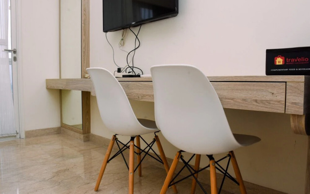 Nice and Fancy Studio at Menteng Park Apartment