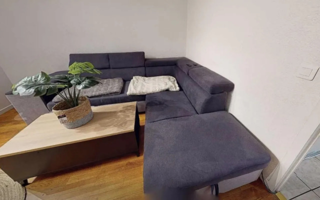 Private Room in a Shared Flat - Lyon 8