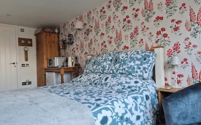 Flower Garden Studio in Sheringham- Cycle Friendly