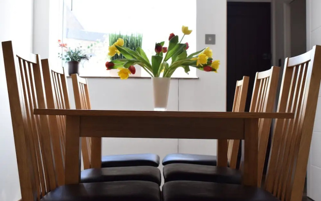 2 Bedroom House In Clapham