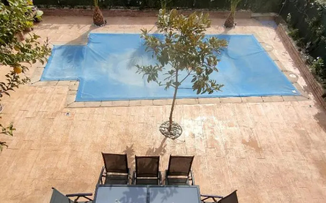 Casa Entre Rosales - VuT-AV-617