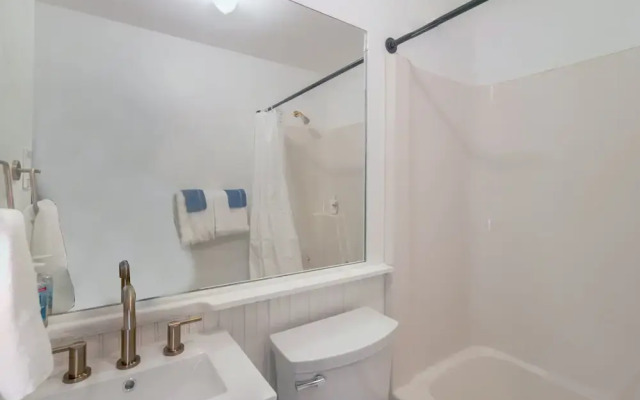 Stone Alley Condo 1 Bedroom Condo