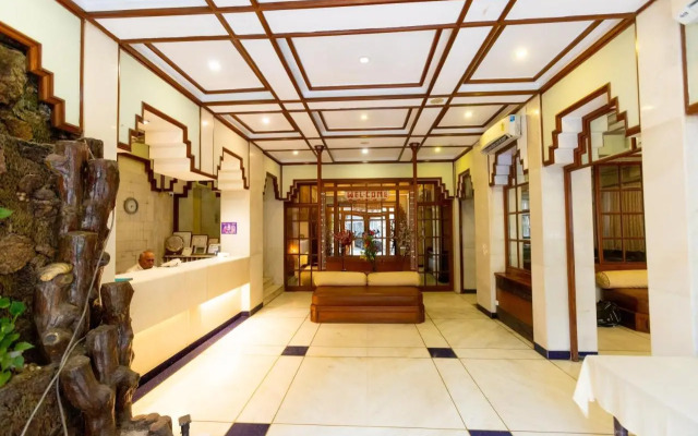 Garden Hotel