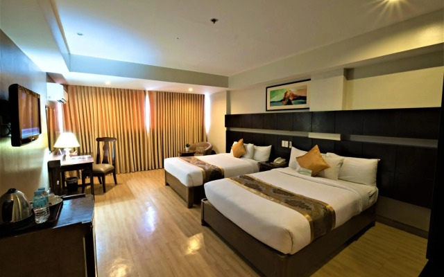The Pinnacle Hotel and Suites