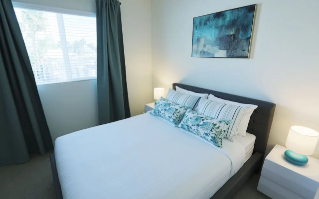 Hollywood Walk Residences