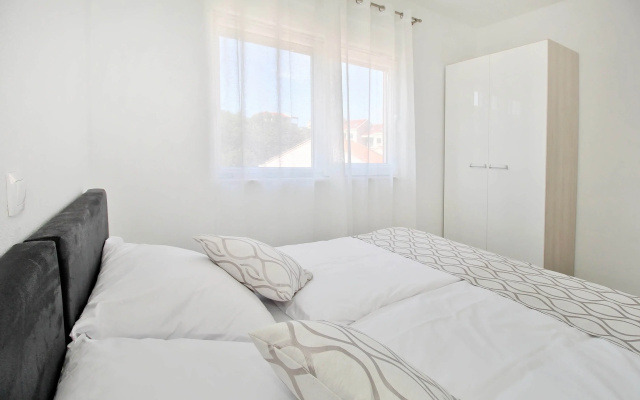 Bacan Family Apartments