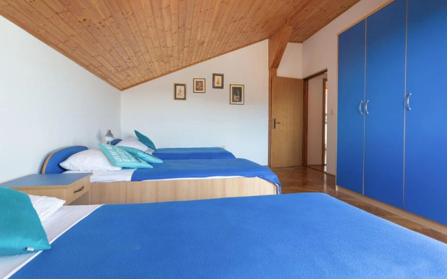 Nice Apartment in Petrcane With Wifi and 2 Bedrooms