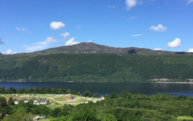 Lodges on Loch Ness