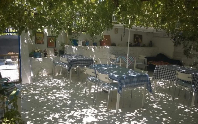 Mavi Beyaz Pansiyon
