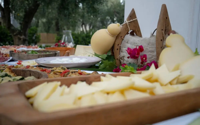 "melograno" Holiday Home Featured With Swimming Pool and Private Beach