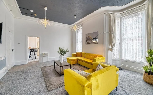 Glendale House by Guestz