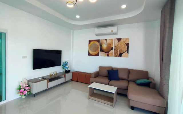 Jitvirat Pool Villa