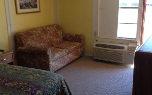 Sportsman Inn and Suites
