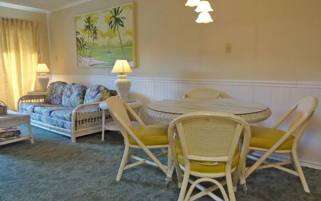 Shore Lea 102 1 Br condo by RedAwning