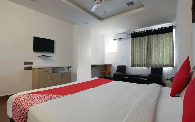 Akhand Homes by OYO Rooms