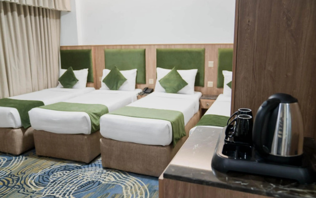 Hayat Plaza Hotel