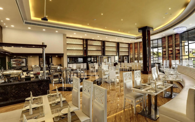 Golden Chariot Vasai - Hotel And SPA