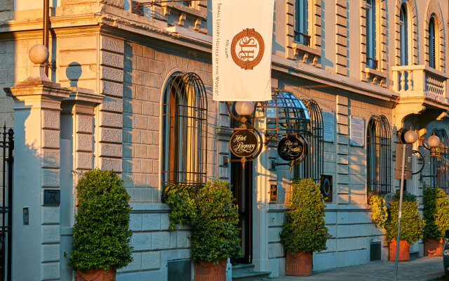 Hotel Regency вид на фасад