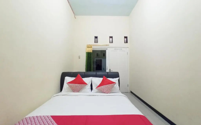 OYO 3298 Bromo Guest House Family