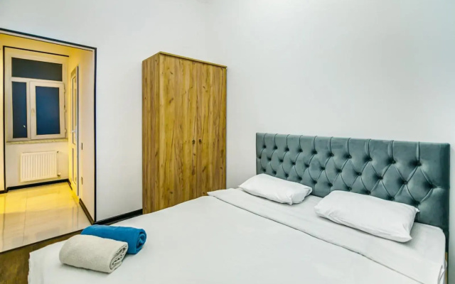 M Estate. 2 Room Home in Targovu