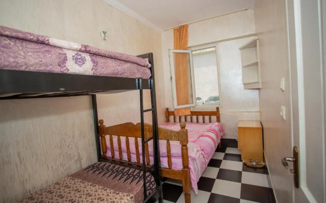 Hostel California