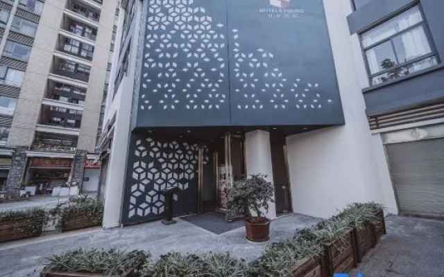 Young Hotel