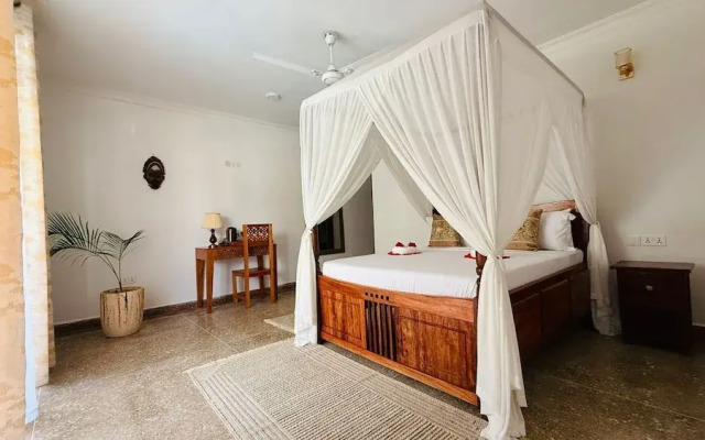 Moya Beach Hotel