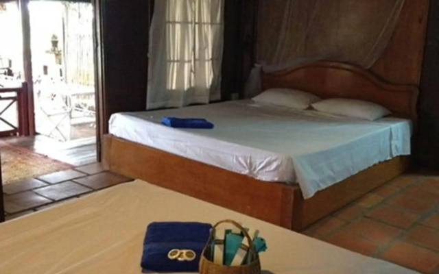 Laluna Bungalows & Restaurant