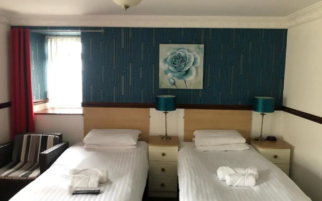 The Boathouse Hotel