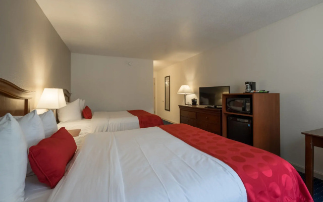 Cottonwood Suites Savannah Hotel & Conference Center