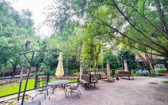Wanshenggu ART Homestay, Beijing