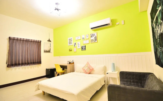 Paper Jet B&B
