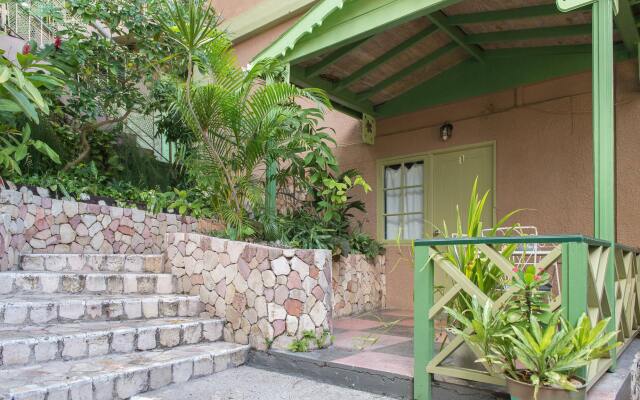 Отель Rooms On the Hip Strip - Montego Bay вид на фасад