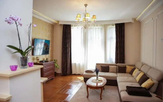 Varkert Deluxe Apartmanhaz - Korlatlan Privat Wellness