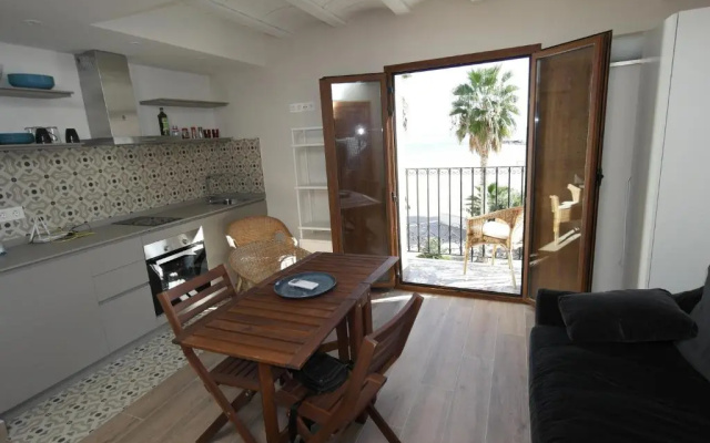 AR28-2, Bonito apartamento en primera línea