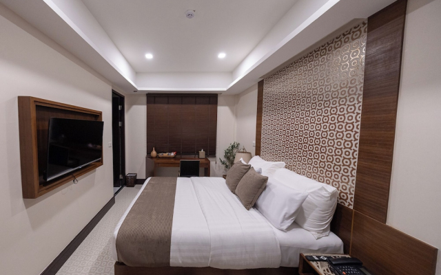 Casa Le Damuz At MRT Bangphlat - Adult Only