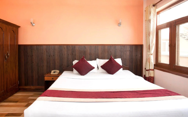 OYO 374 Hotel Holiday Taj (p) Ltd