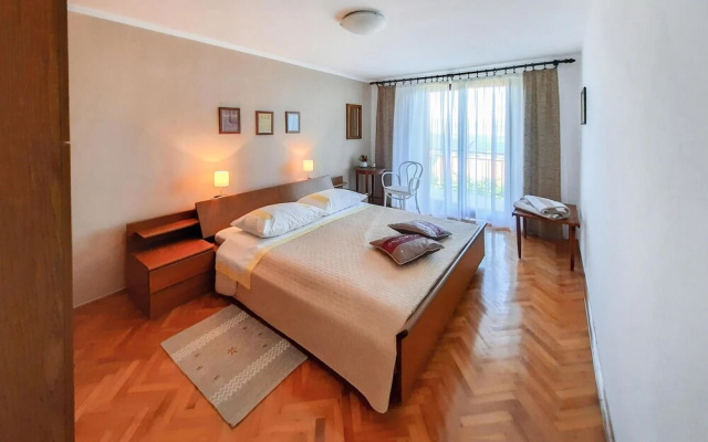 Nice Home in Lovran With Jacuzzi, 2 Bedrooms and Wifi