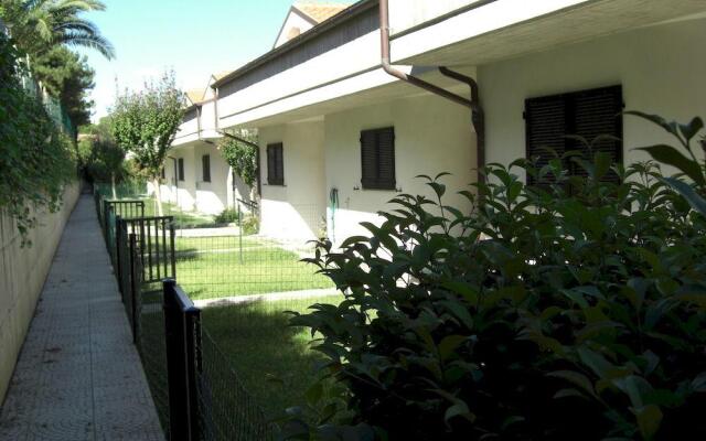 Отель residence i gabbiani Нумана вид на фасад
